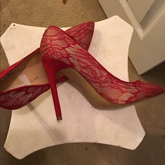 Lace Pumps - Picture 3 of 4